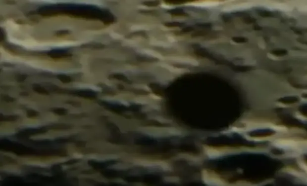 ufo-moon