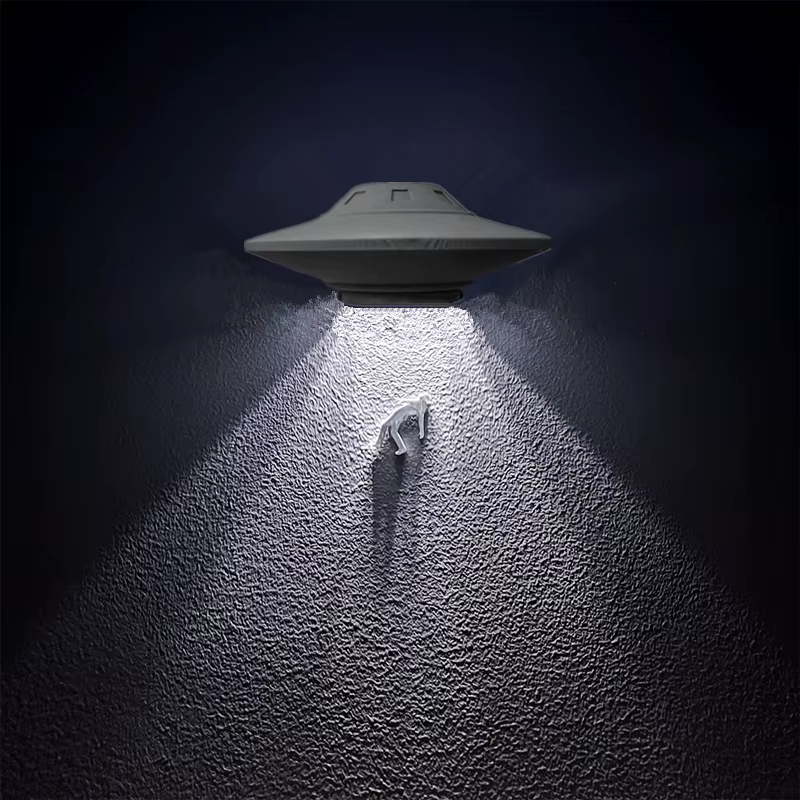 Alien UFO Spaceship Wall Decor – Extraterrestrial Sci-Fi Hanging Ornament