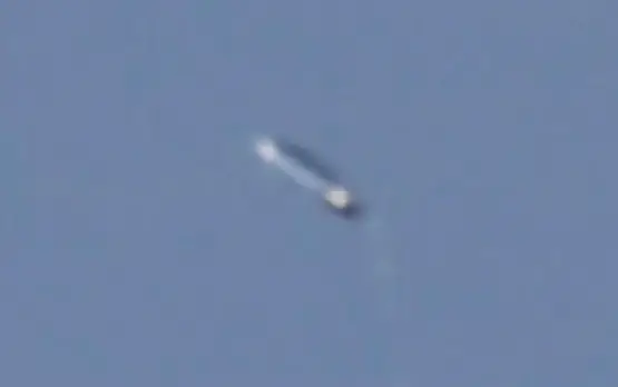 Pill-Shaped UFO Seen Pulsating In The Skies Above NC | Latest UFO sightings