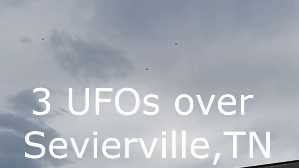 Formation of 3 UFOs filmed over Sevierville, TN 7-Jun-2021 • Latest UFO ...