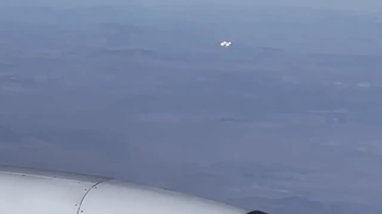 UFO on the Horizon: Passenger Captures Incredible Footage on Delta ...