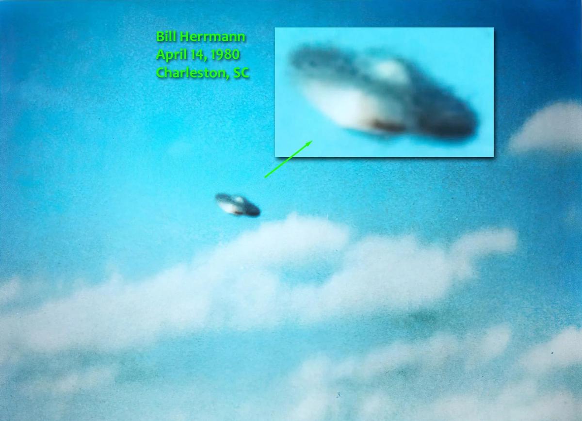 Bill Herrmann UFO photo of a flying saucer