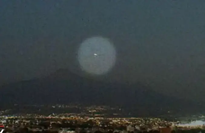 UFO over Popocatépetl volcano
