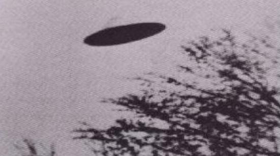 Flying saucer over Redbud, Illinois, US - April 23, 1950